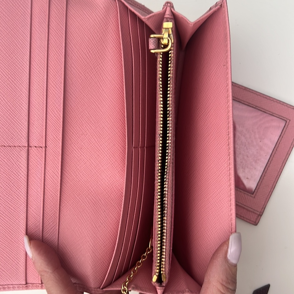 Authentic Prada Wallet with Gold Branding - Picture 4 of 7